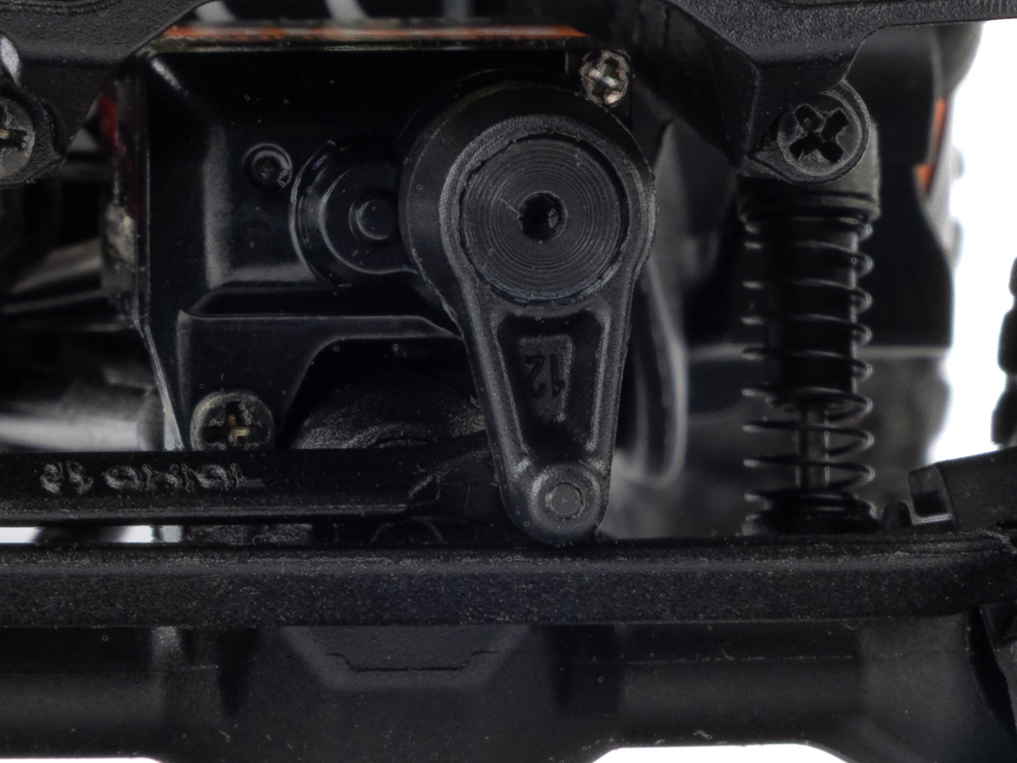 Axial 1/30 SCX30 Toyota Tacoma TRD Pro Overland Edition 4X4 RTR Brushed Rock Crawler, Grön - 16