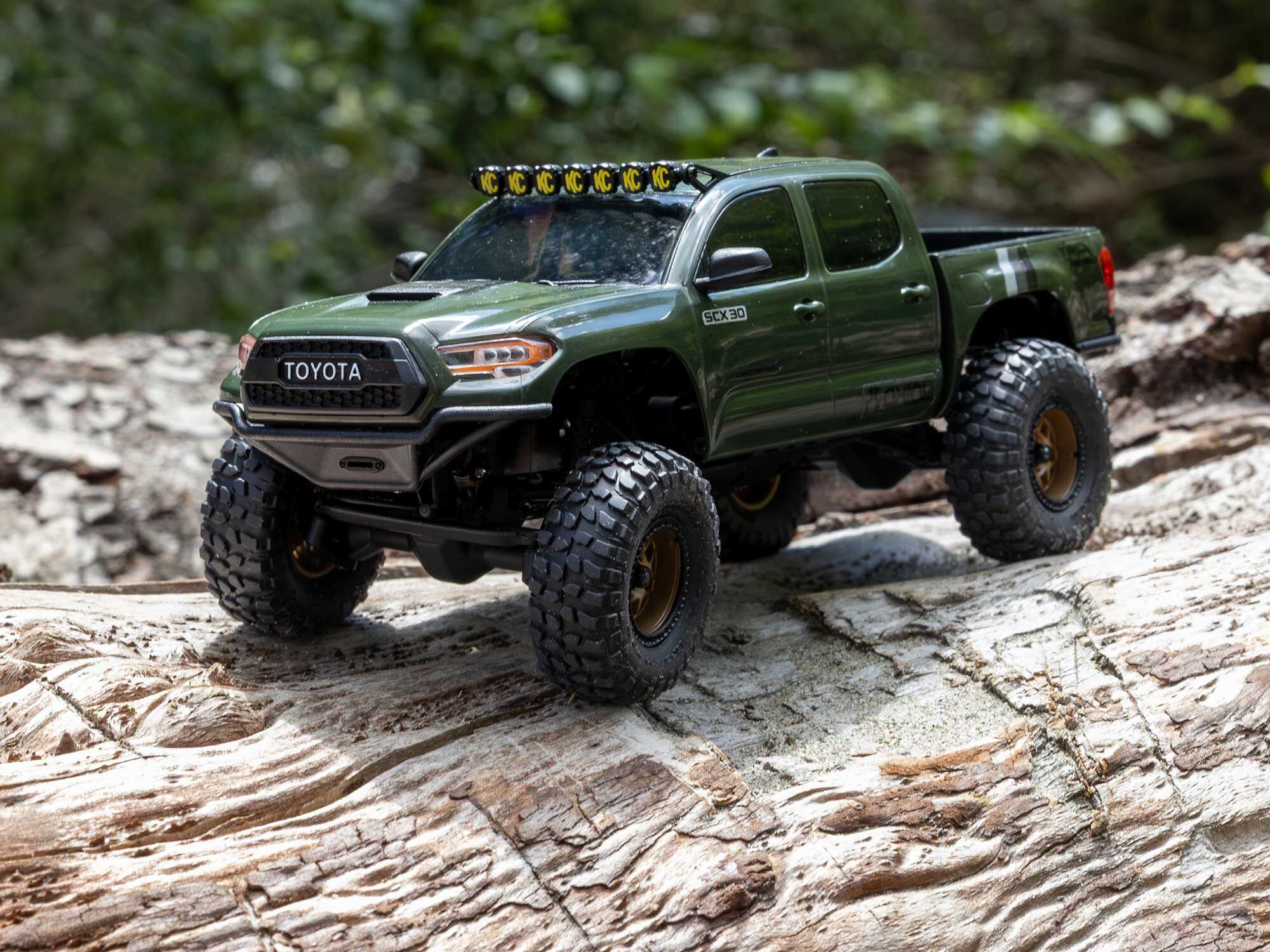 Axial 1/30 SCX30 Toyota Tacoma TRD Pro Overland Edition 4X4 RTR Brushed Rock Crawler, Grön - 30