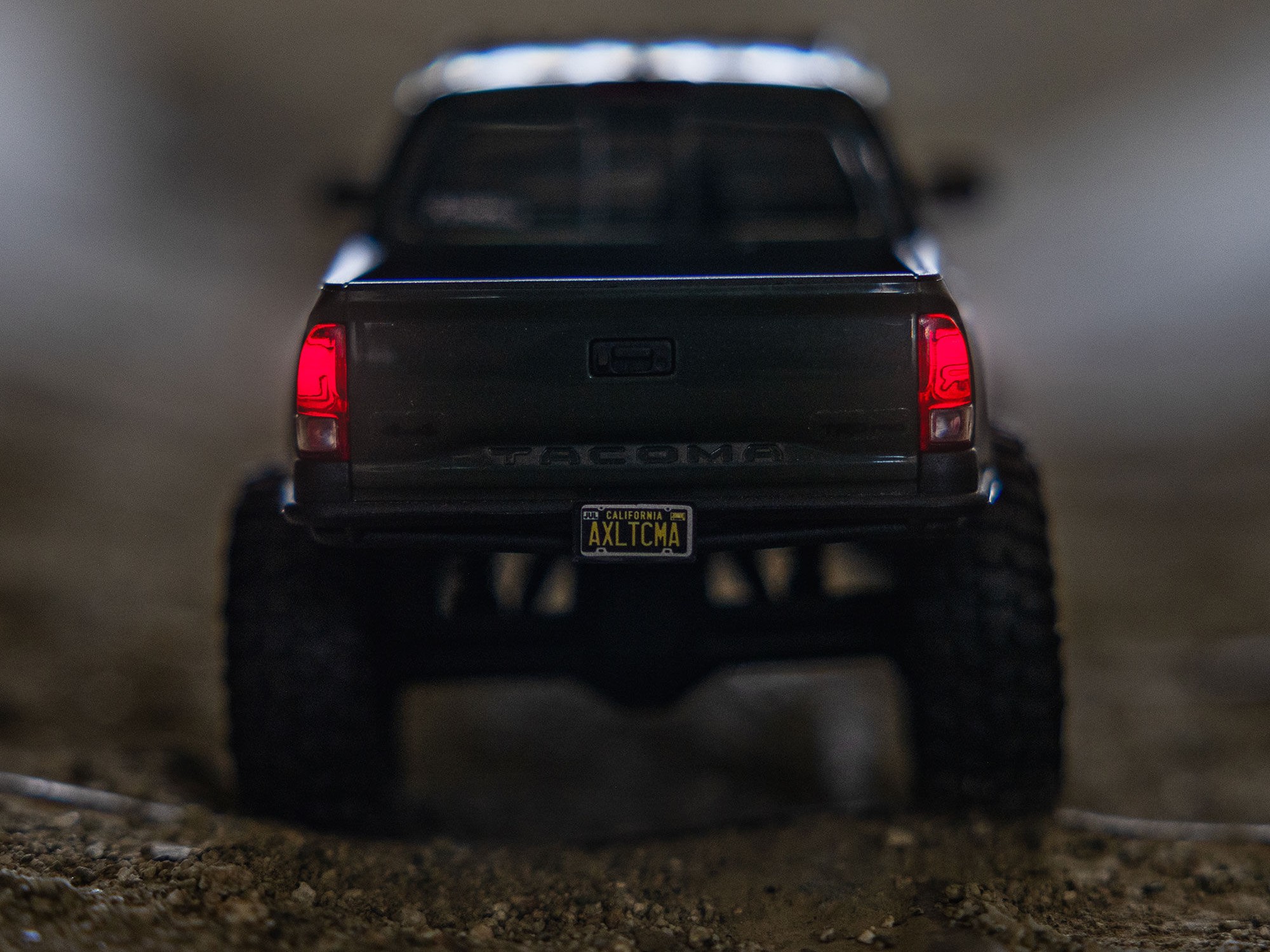 Axial 1/30 SCX30 Toyota Tacoma TRD Pro Overland Edition 4X4 RTR Brushed Rock Crawler, Grön - 4
