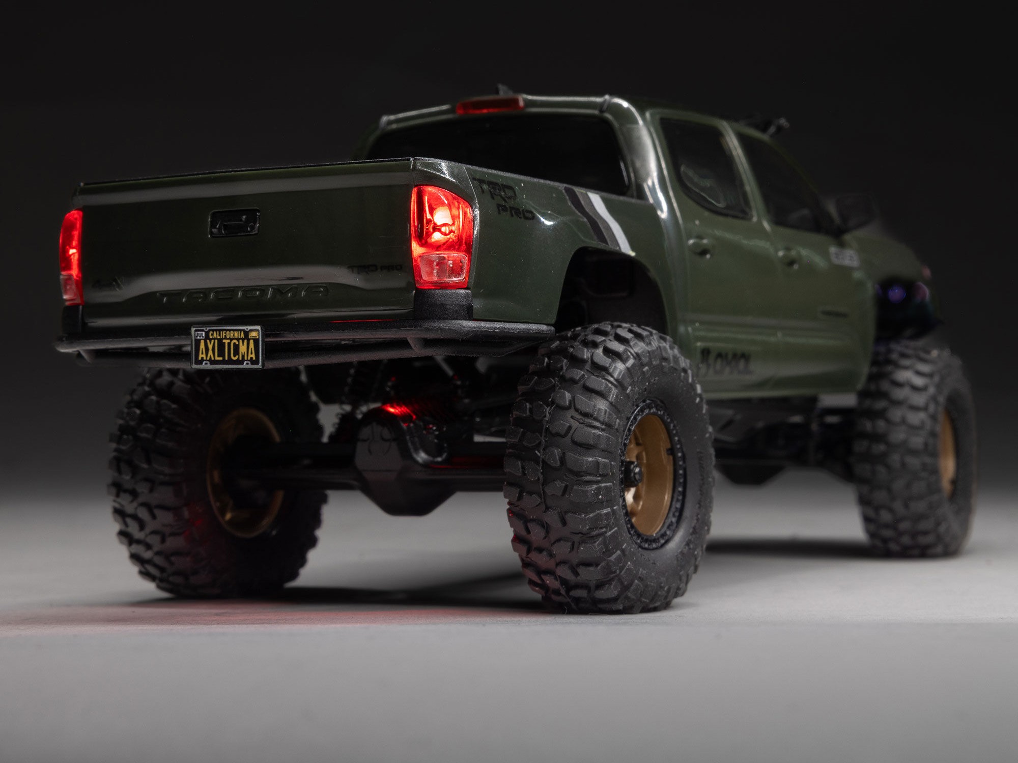 Axial 1/30 SCX30 Toyota Tacoma TRD Pro Overland Edition 4X4 RTR Brushed Rock Crawler, Grön - 26