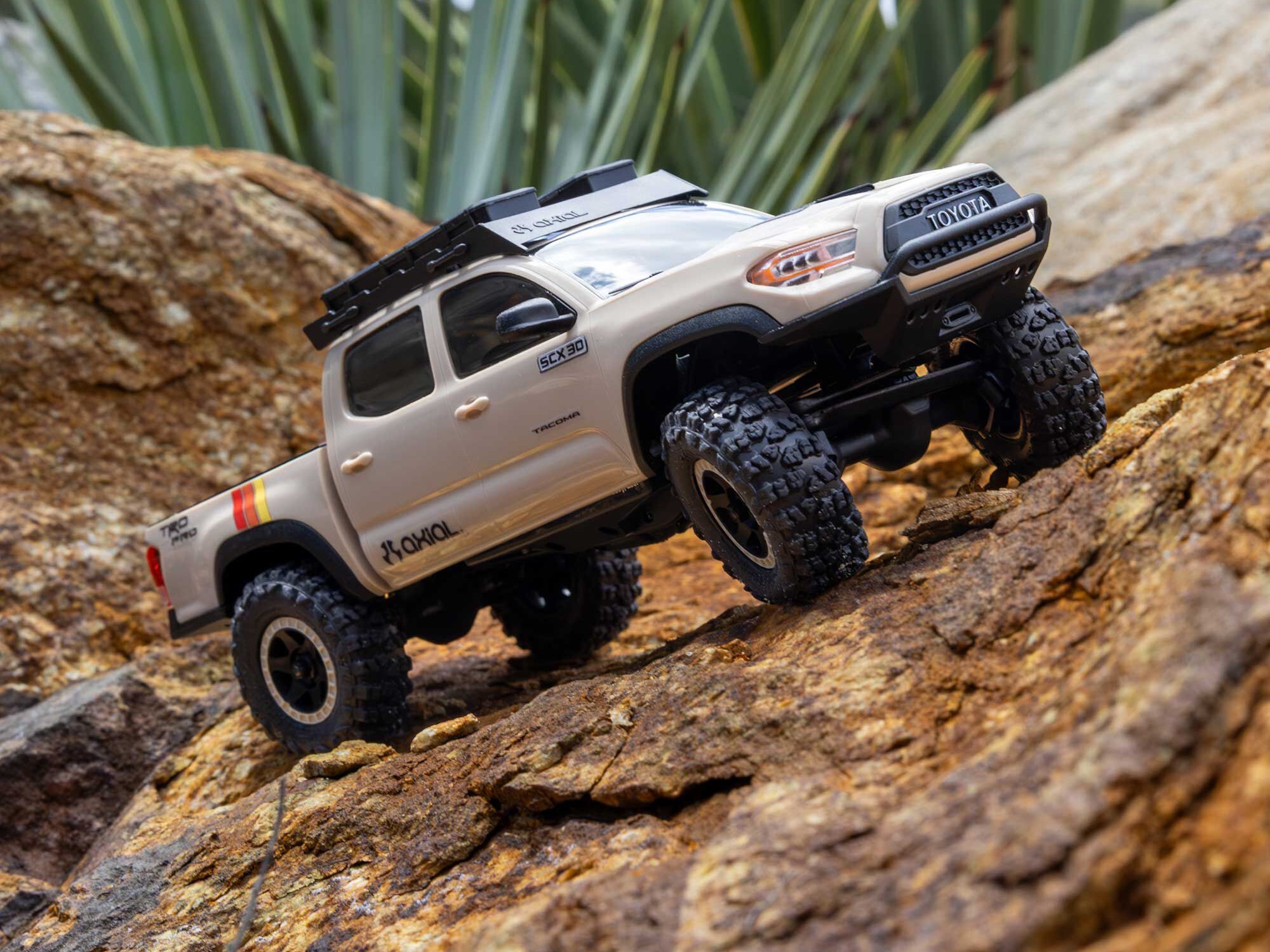 Axial 1/30 SCX30 Toyota Tacoma TRD Pro Overland Edition 4X4 RTR Brushed Rock Crawler, Tan - 28