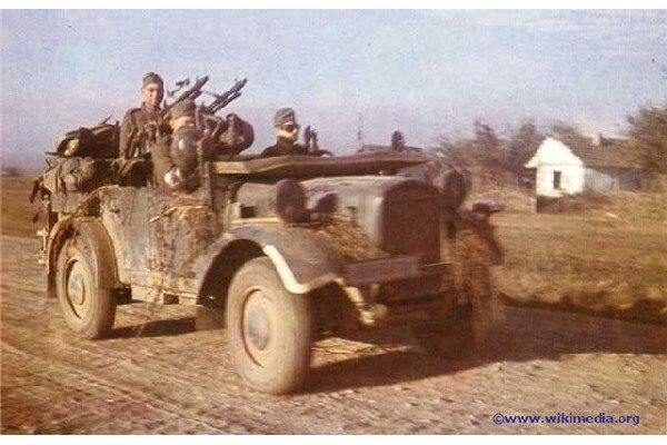 Revell 3339 Einheits-PKW Kfz.4