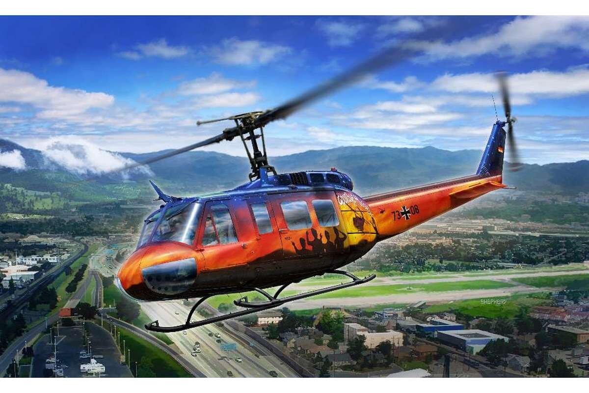 Revell 3867 Bell UH-1D 'Goodbye Huey' 1:32