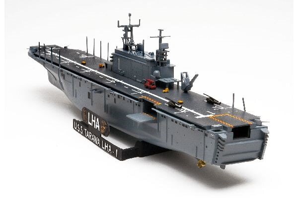 Revell 5170 1:720 Assault Ship USS Tarawa LHA-1