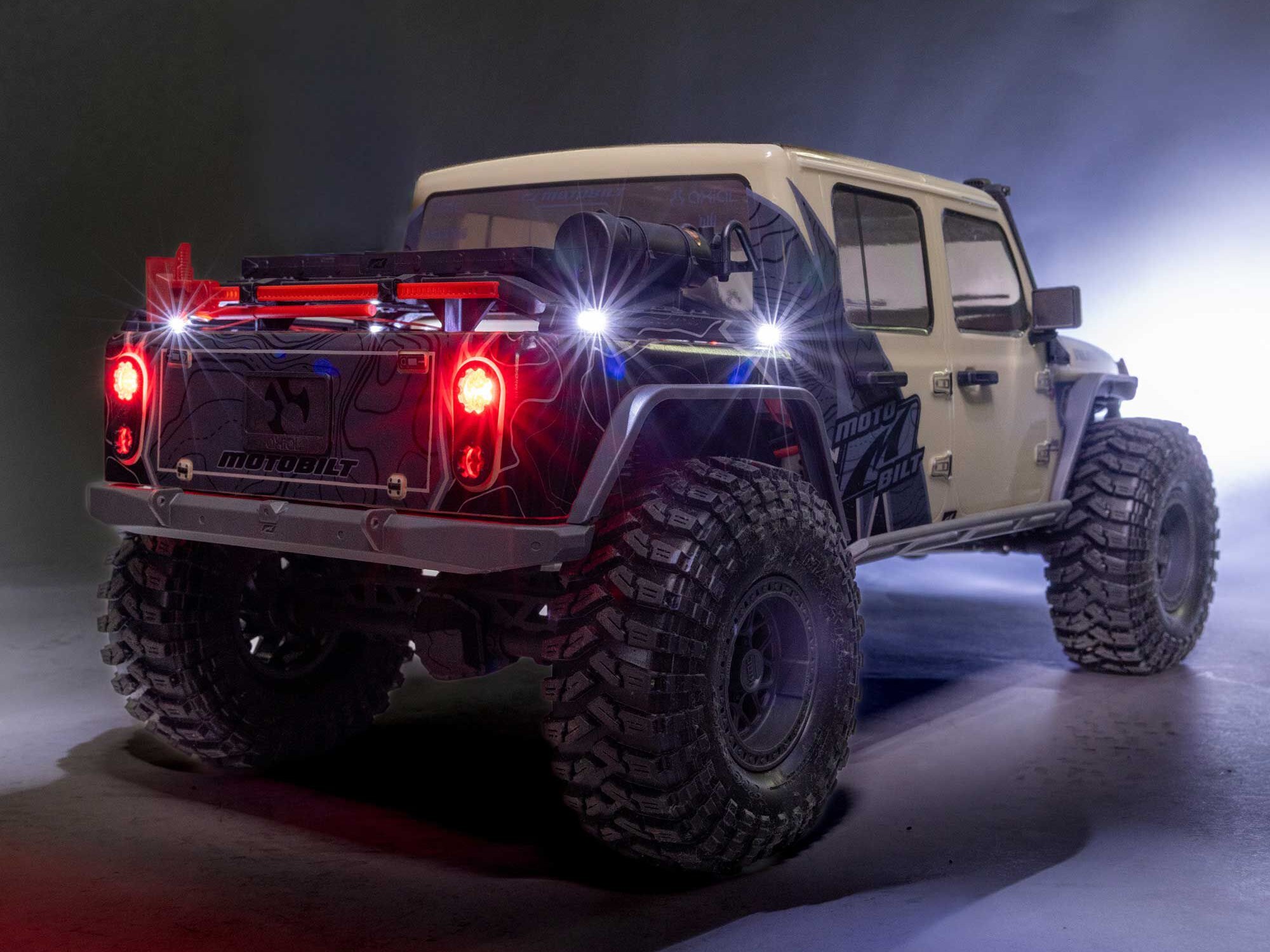 Axial AXI-2443T1 1/10 SCX10 III Motobilt Waypoint Jeep JT Gladiator 4X4 RTR Brushed Rock Crawler, Tan - 26
