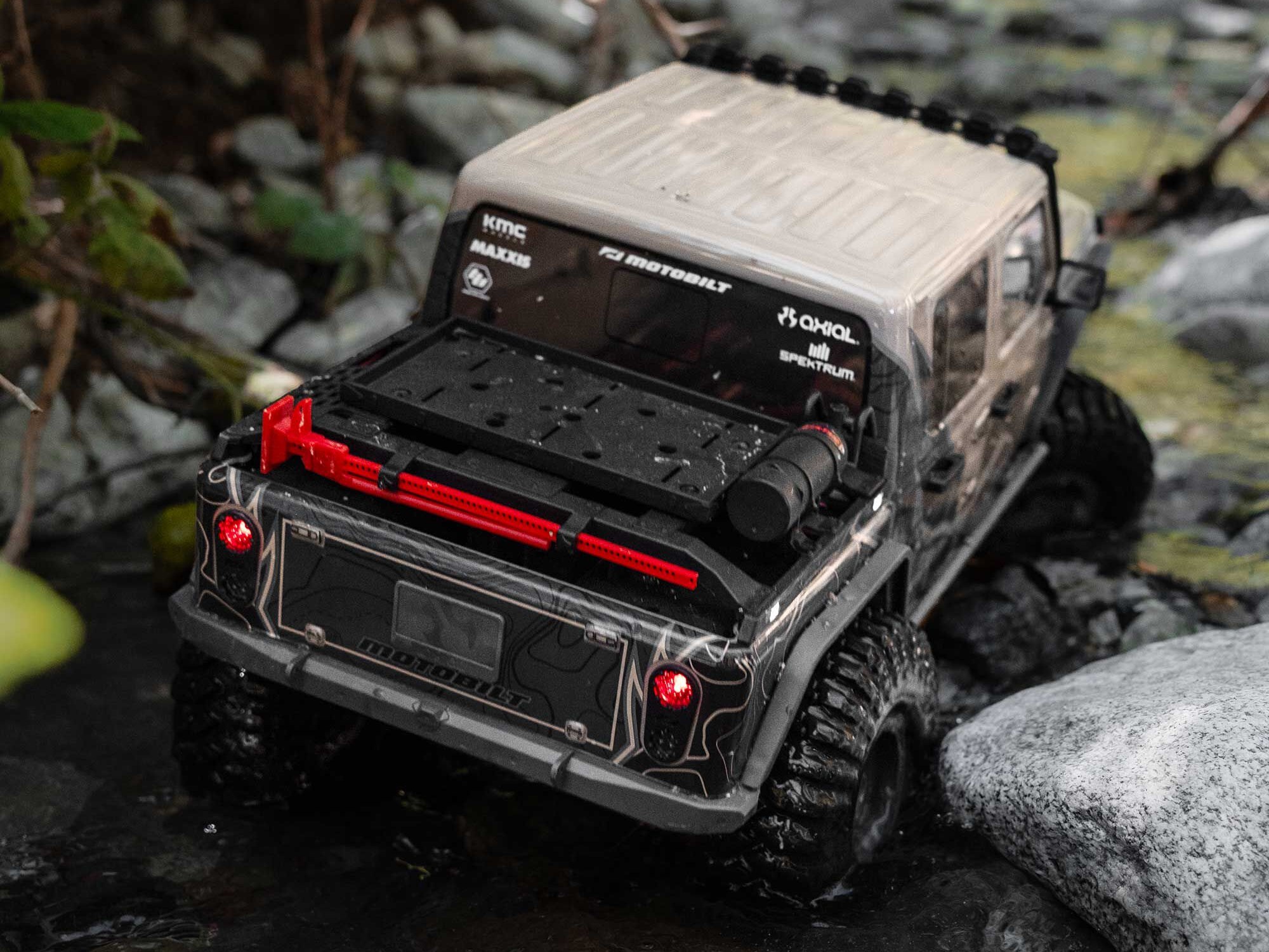 Axial AXI-2443T1 1/10 SCX10 III Motobilt Waypoint Jeep JT Gladiator 4X4 RTR Brushed Rock Crawler, Tan - 27