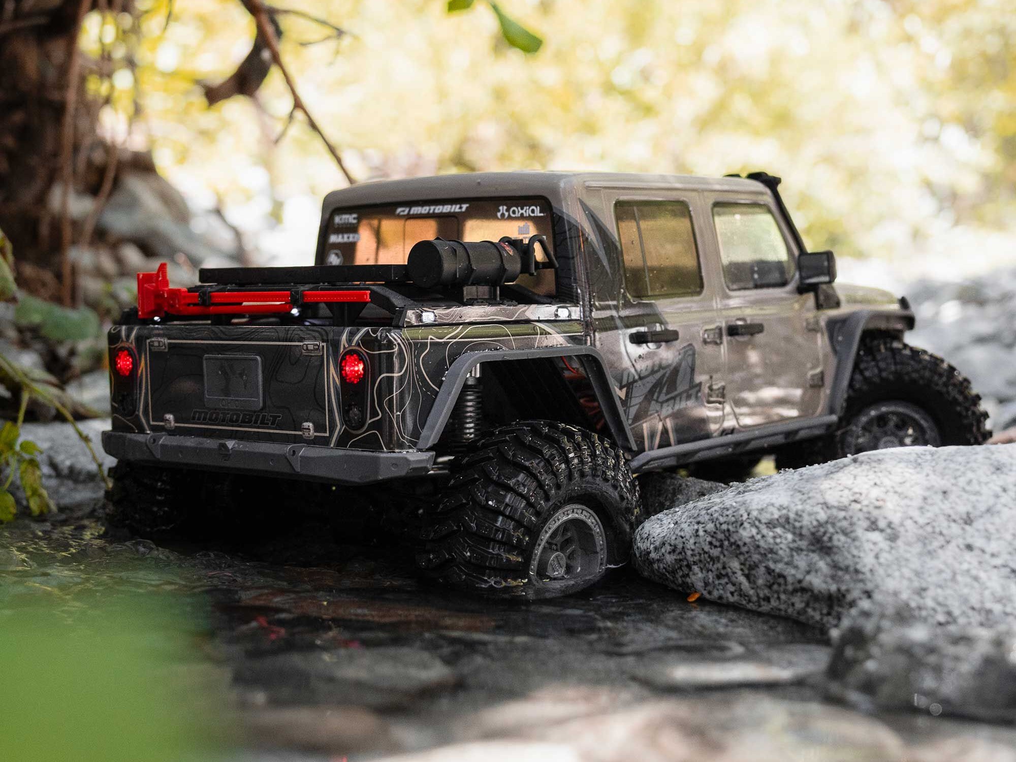 Axial AXI-2443T1 1/10 SCX10 III Motobilt Waypoint Jeep JT Gladiator 4X4 RTR Brushed Rock Crawler, Tan - 29
