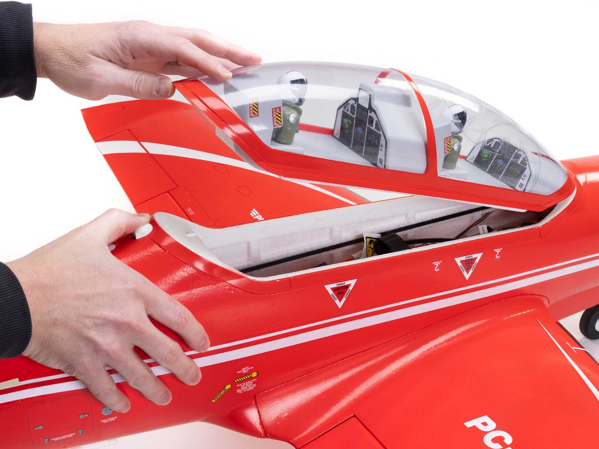 E-Flite EFL14975 Pilatus PC-21 1.3m PNP - 18