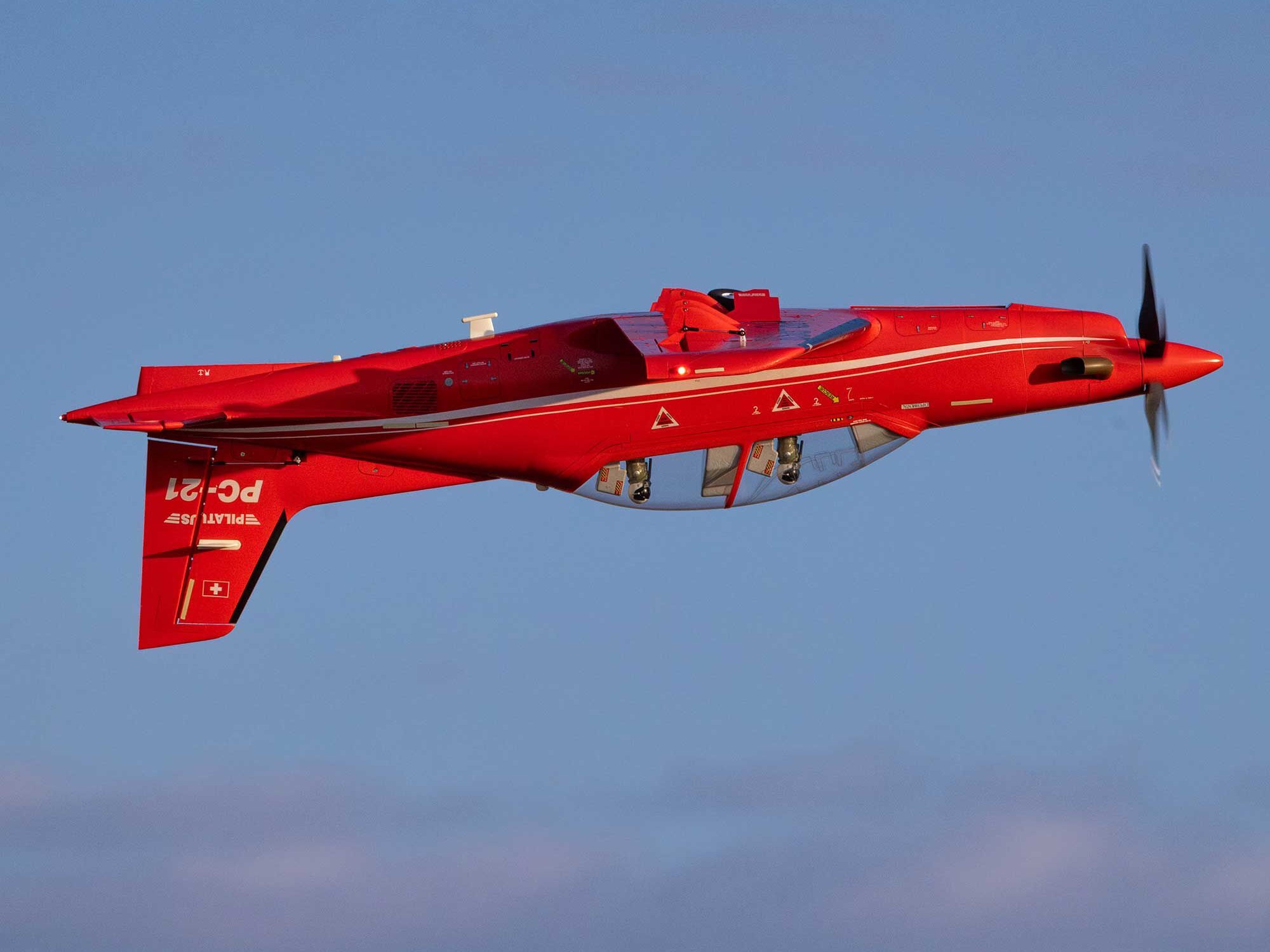 E-Flite EFL14975 Pilatus PC-21 1.3m PNP - 28