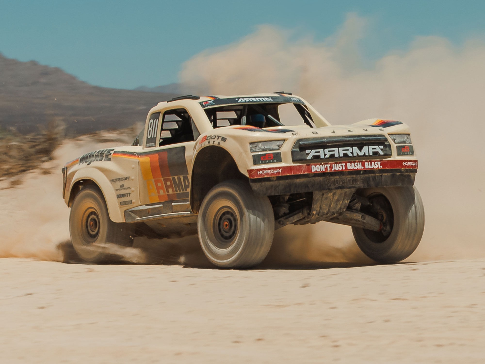 ARRMA 1/7 MOJAVE 6S 4X4 RTR Brushless Desert Truck, Beige - 2