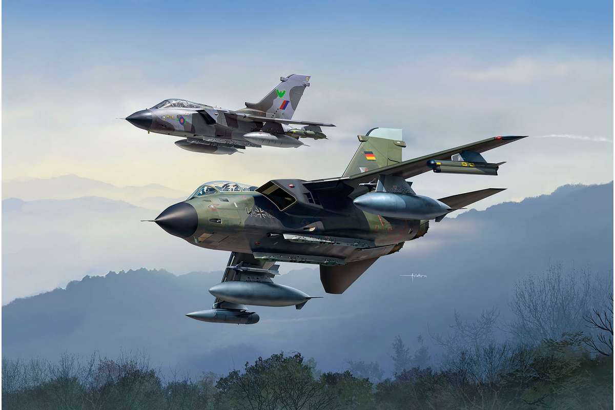 Revell 3801 50th Anniversary Tornado 1:72