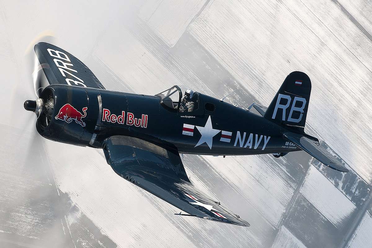 Revell 5641 Gift Set F4U-4 Corsair: Flying Bulls 25th Anniv.