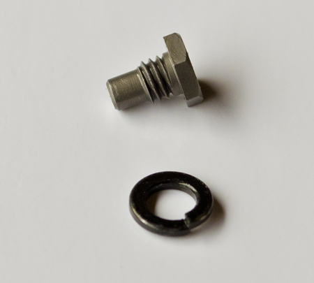 Throttle barrel retainer screw