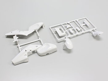 Kyosho GPB102 REAR COWLING-TANK SET SUZUKI RGV-I