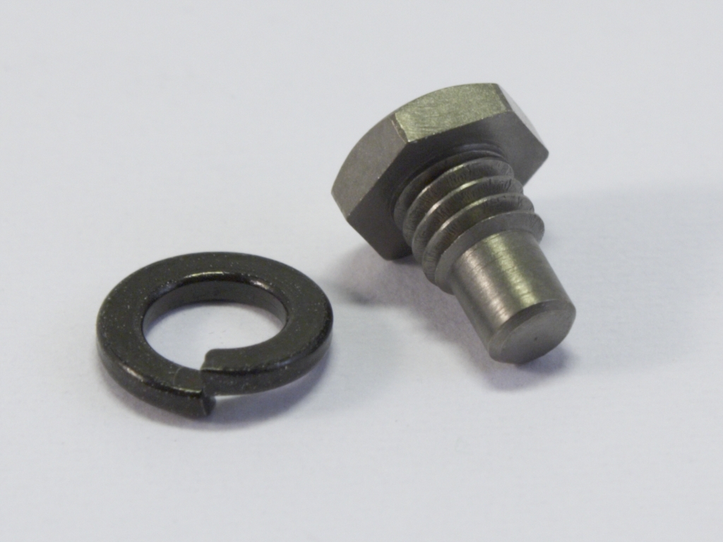 Throttle barrel retainer screw