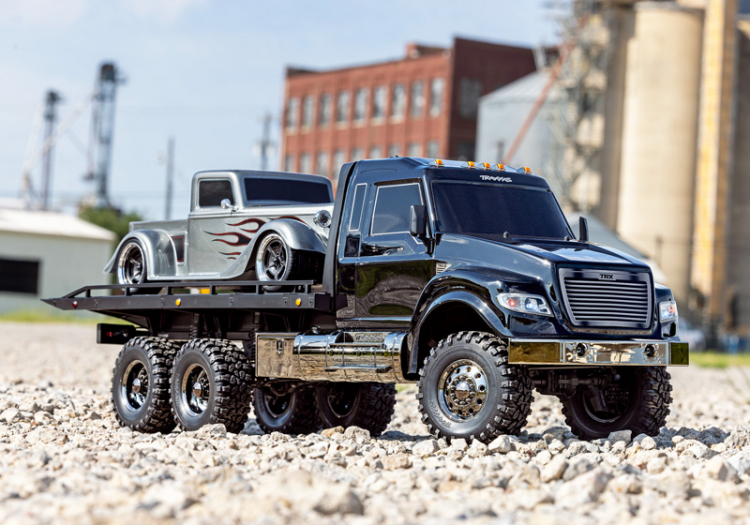 TRX-6 Ultimate RC Hauler 6x6 TQi Black - 16