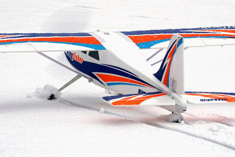 FMS 103PF-REFV2 FMS KingFisher 1440mm med flottörer & Skidor Reflex V2-Gyro PNP - 24