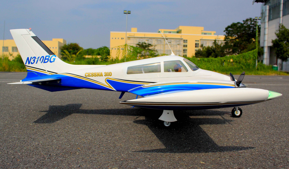 Seagull Models SEA399Gear Giant Cessna 310 Twin Engine 15-20cc 2058mm ARF - 6