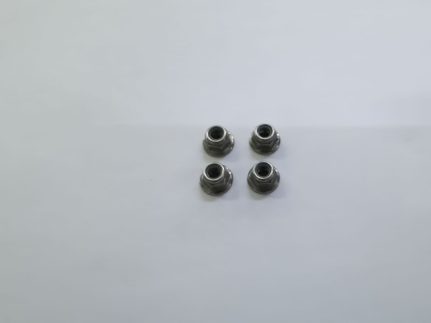 WLToys Låsmutter med Fläns M4 (4)