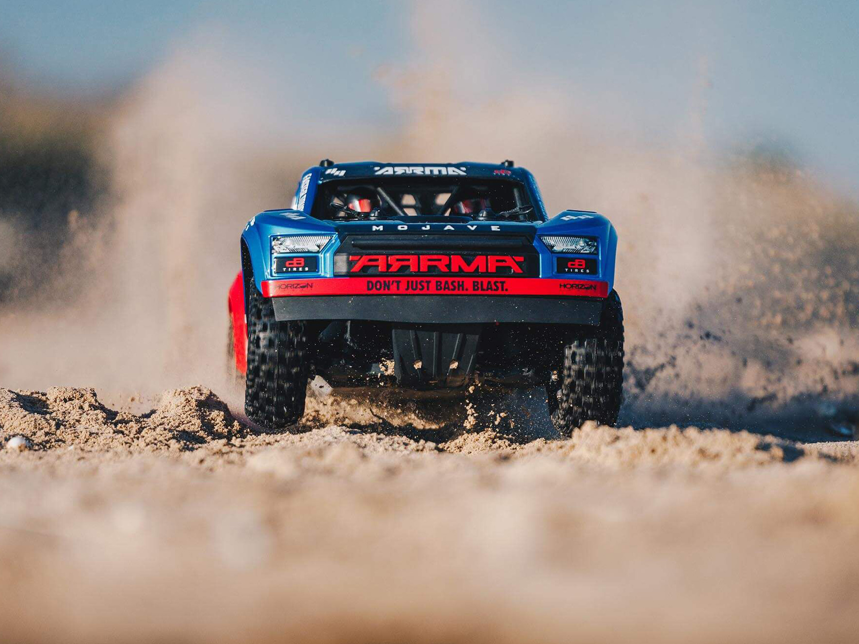 Arrma 1/8 MOJAVE 4S 4X4 RTR Bortstlös Desert Truck, Blå/Röd - 22