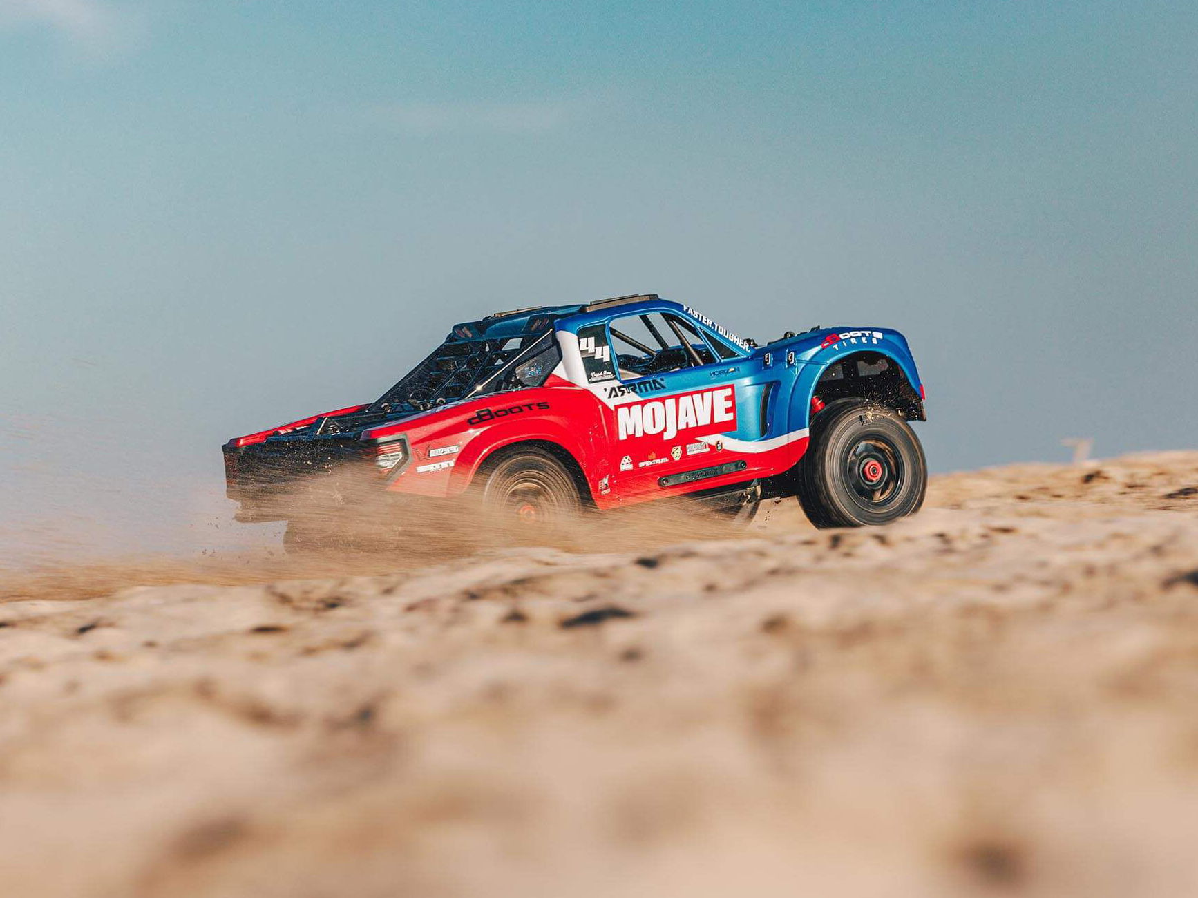 Arrma 1/8 MOJAVE 4S 4X4 RTR Bortstlös Desert Truck, Blå/Röd - 23