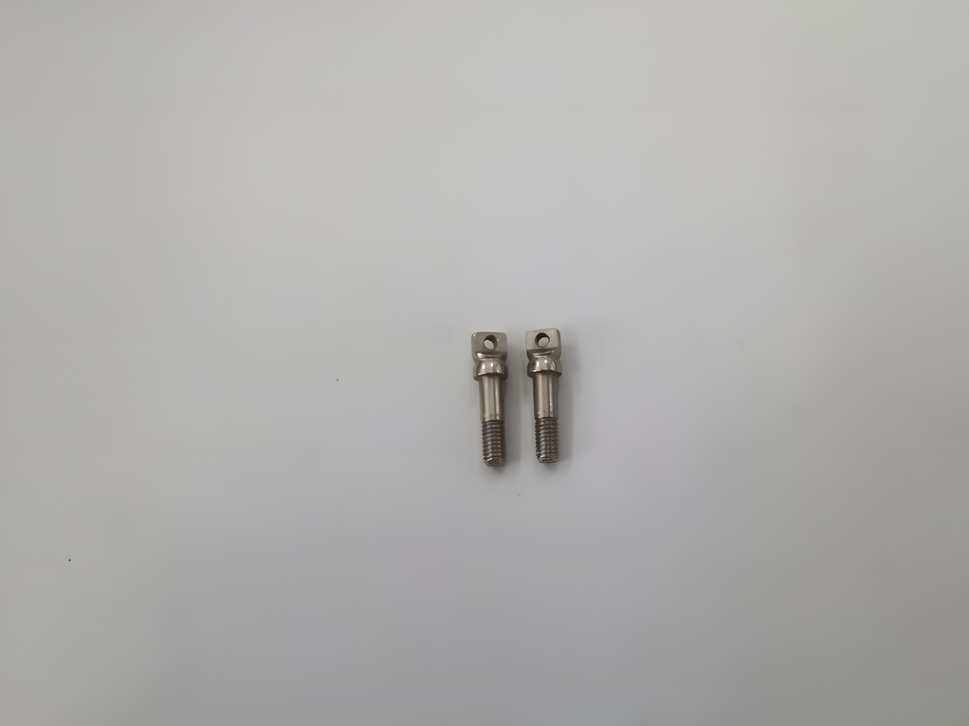WLToys Axelpinne Gängad 4.4x16.8mm (2)