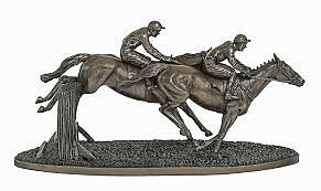 Bronzestatuette Im Laufe der letzten