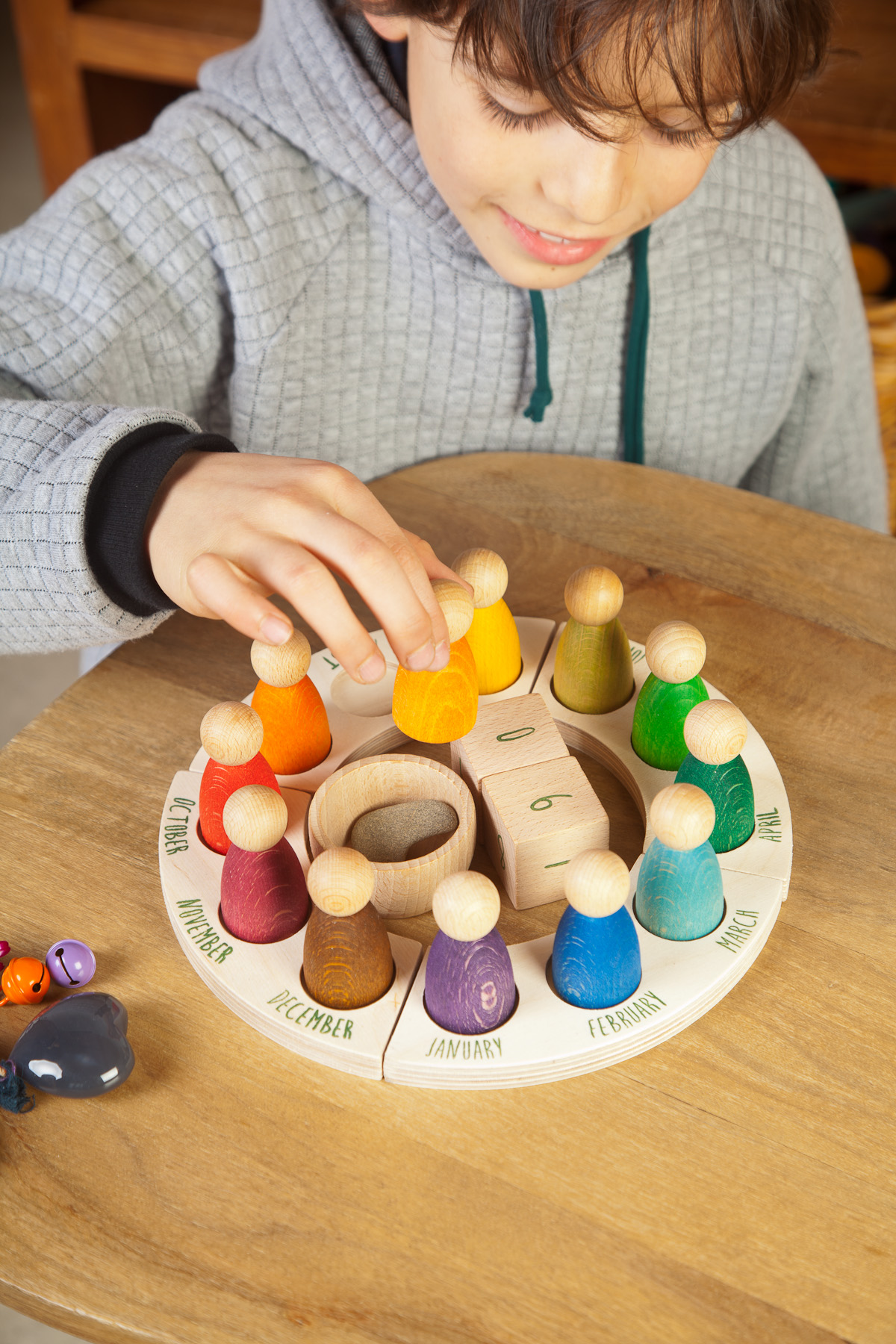 Årskalender inklusive Nins - välj språk - 4