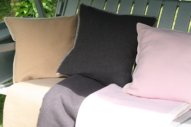 Haga Xtra Soft 130x180 vit/grå Jaquardvävd ullpläd