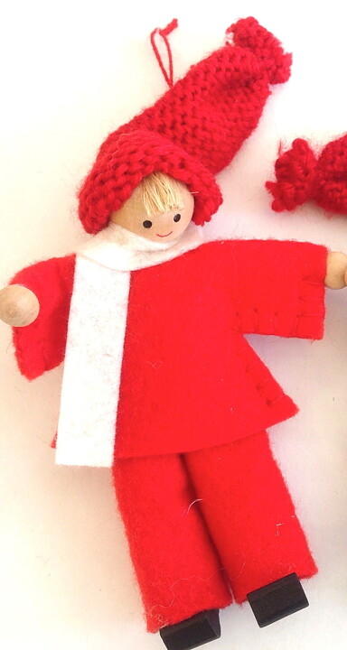 Lisa - red felt Santa 12 cm