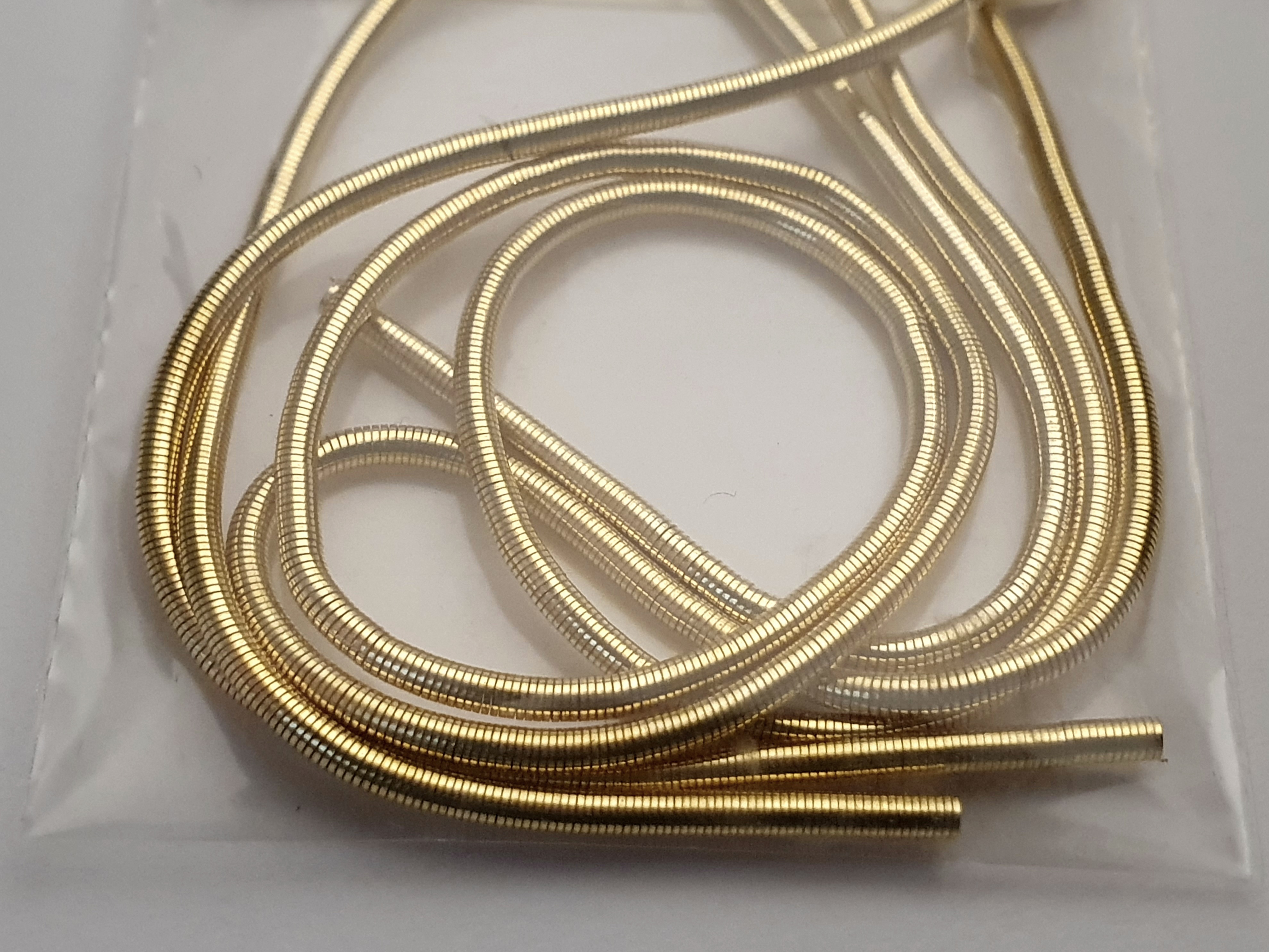 Träns 1,5 mm guldfärgad