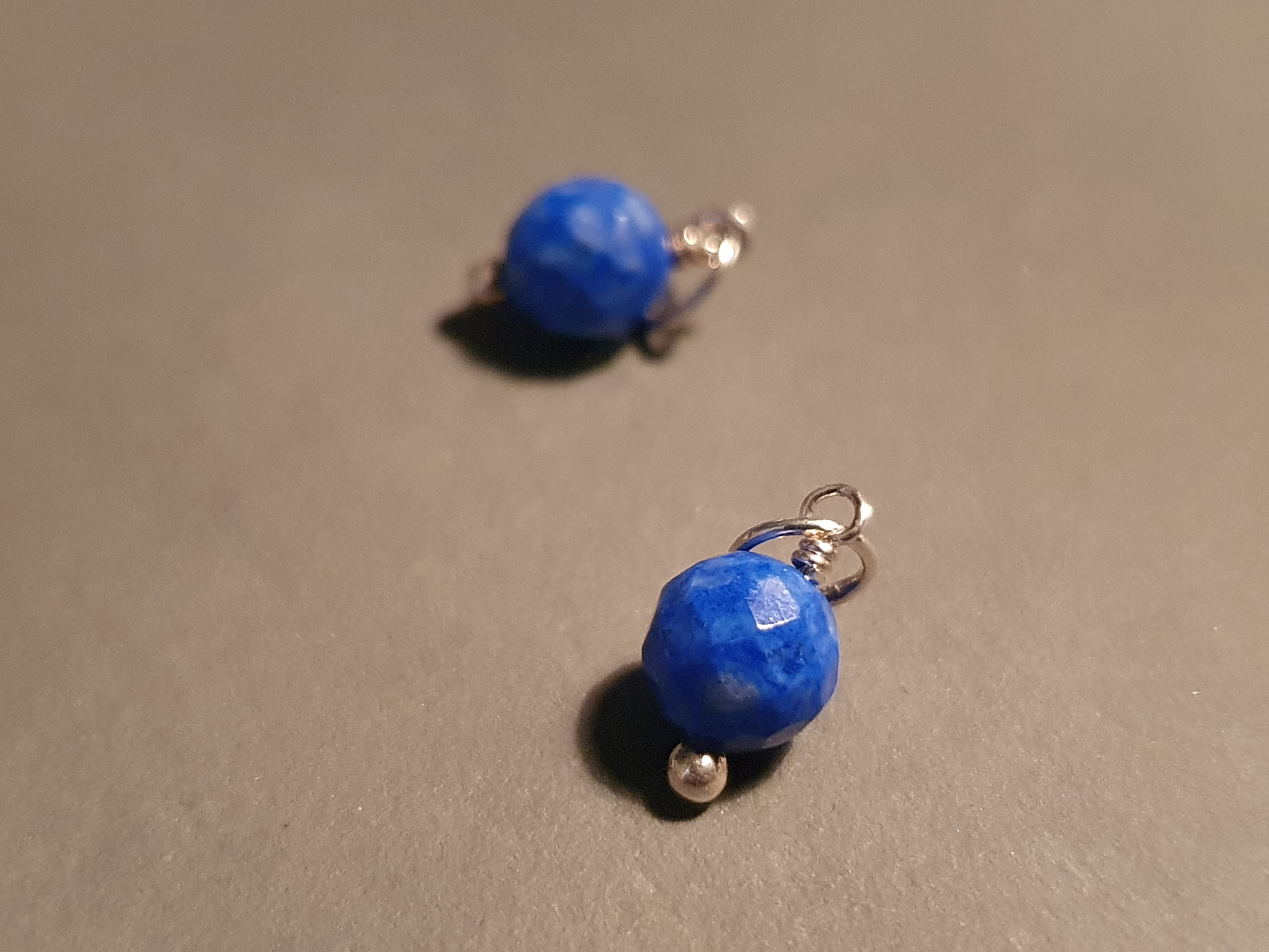 Lapis lazuli fasetterad ca. 6mm kula hänge 925-silver ( månadssten september )