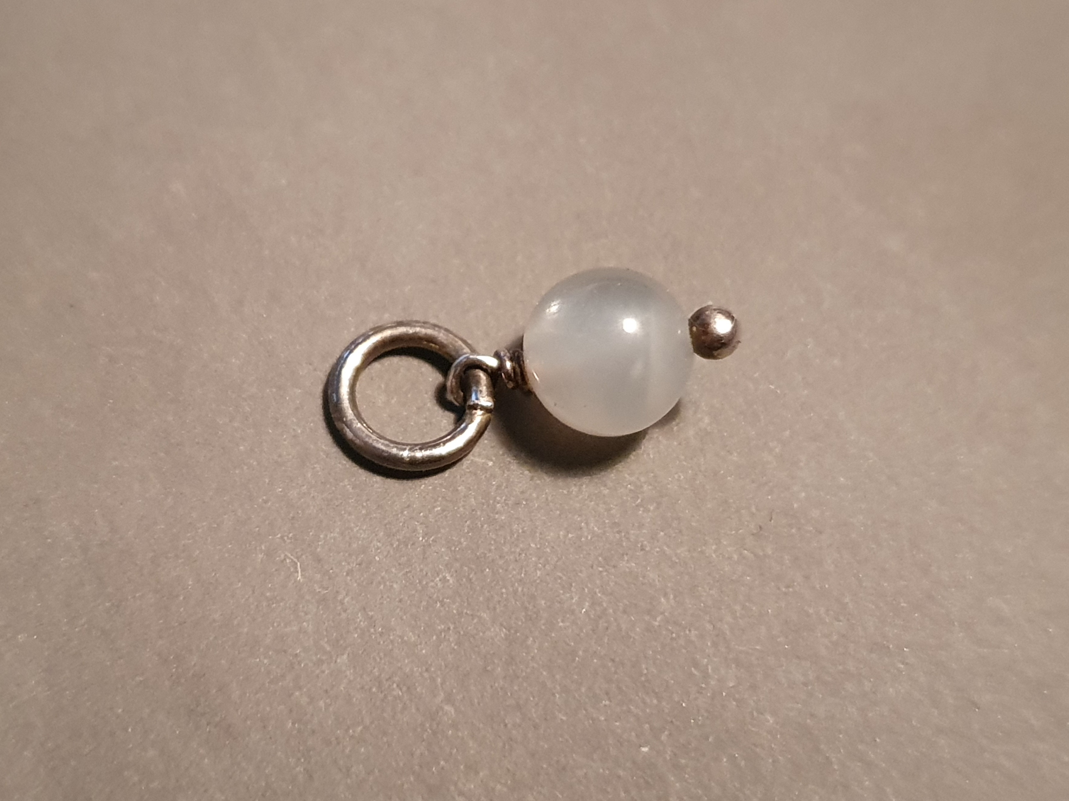 Månadshänge-06, juni 6mm månsten , 925-silver