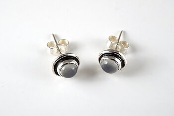 Moonstone cabochon, 4 mm, set with a silver border, 925 silver