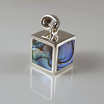 Kub ca. 11mm med abalone, hänge 925-silver