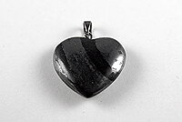 Hjärta 20 mm i svensk Stripahematit, hänge 925-silver