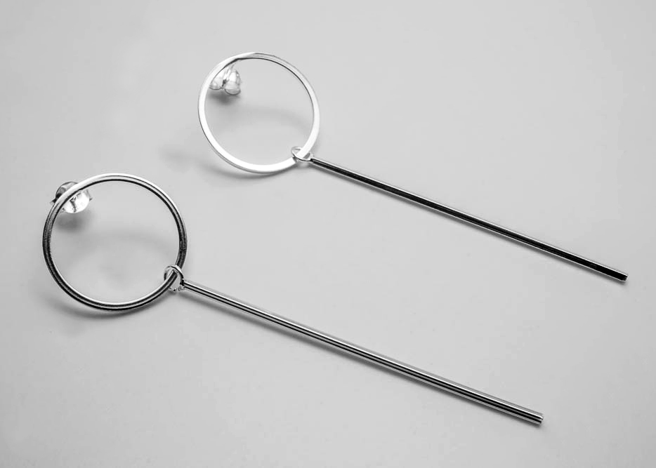 Circle with movable rod, ear stud, 925 silver