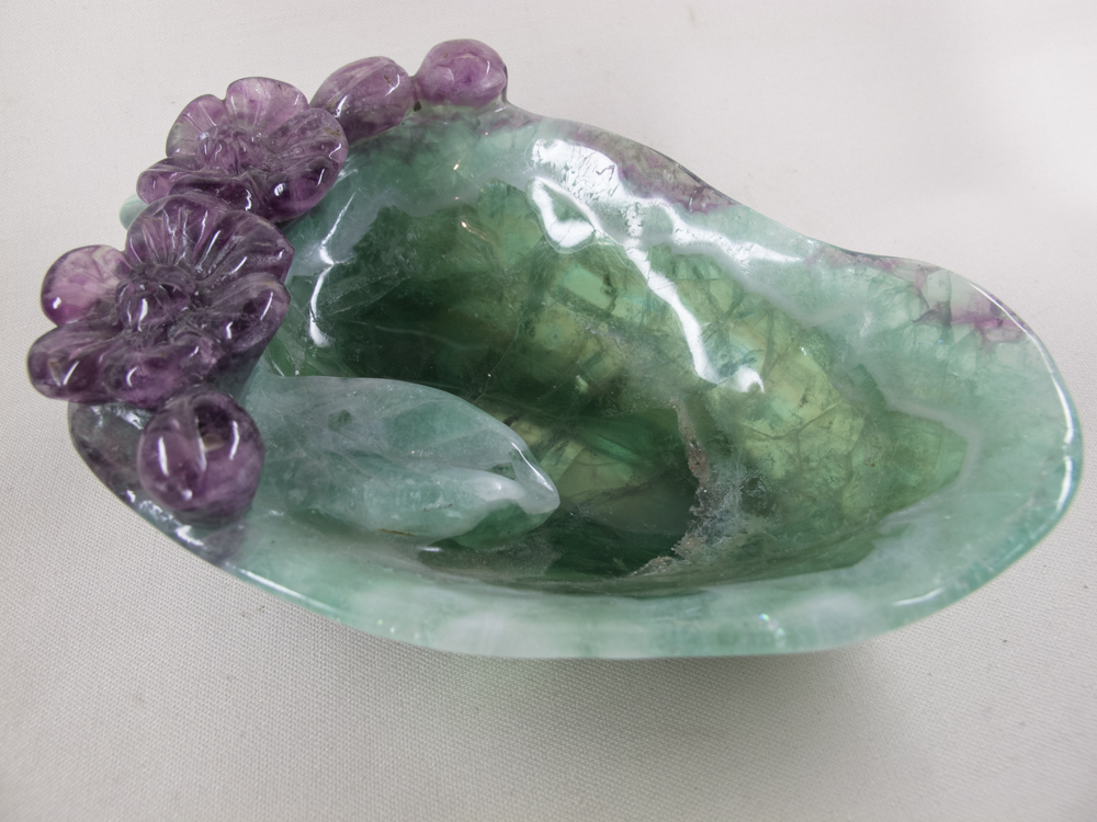 Bowl carved out of fluorite - 2