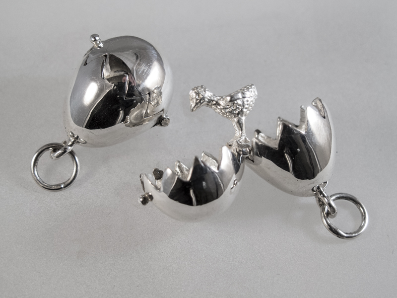 Pendant, bird in egg, movable, 925-silver