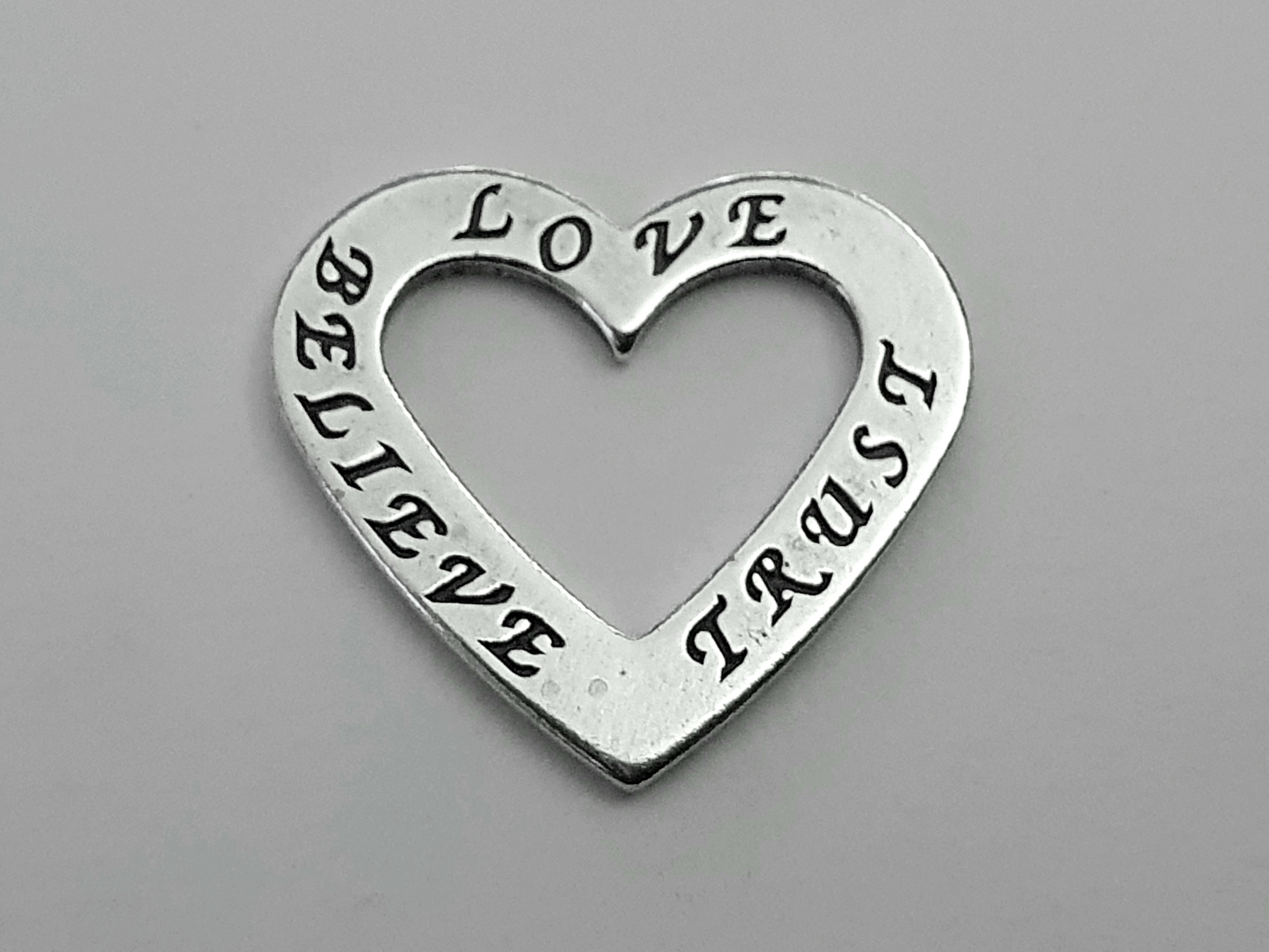 Love-Believe-Trust, amulet ring heart