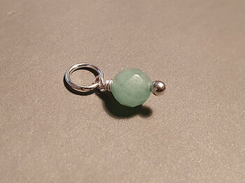 Aventurin fasetterad ca. 6mm hänge  925-silver ( månadssten augusti )