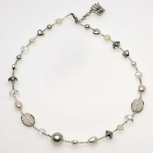 Pearls for Girls. Halsband med pärlor och silverdetaljer, längd 45 cm