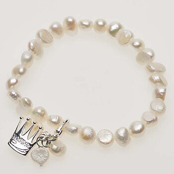 Pearls for Girls. Armband med vita pärlor