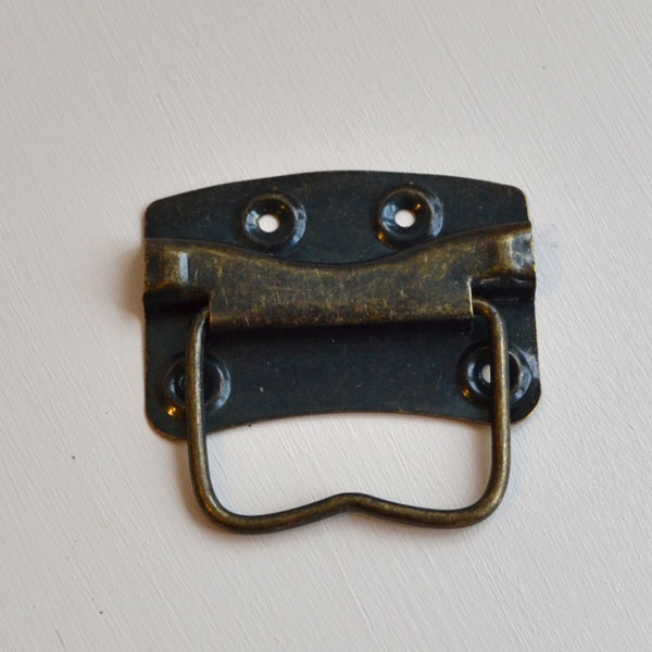Lådhandtag i metall