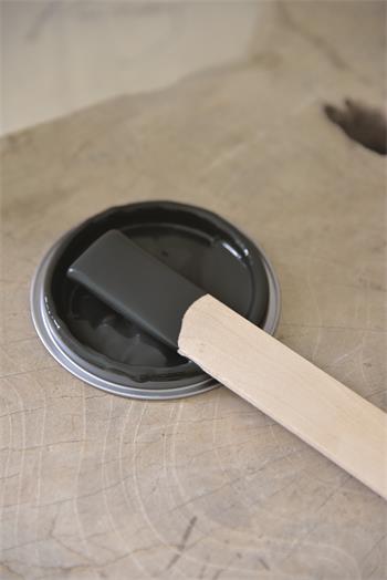 Vintage Paint - Black Velvet