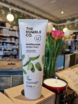 Natural Toothpaste – Fresh Mint with fluoride The Humble Co.