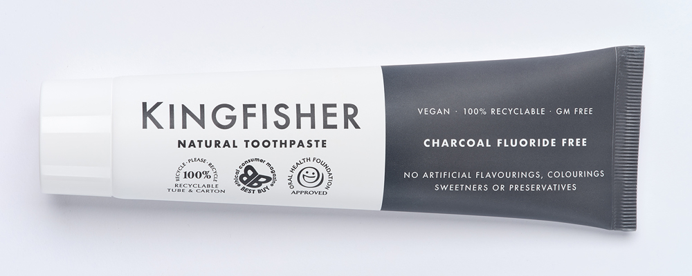 Tandkräm med aktivt kol whitening flourfri, Kingfisher