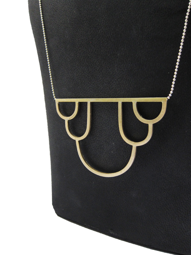 SCALE halsband - mässing - 2