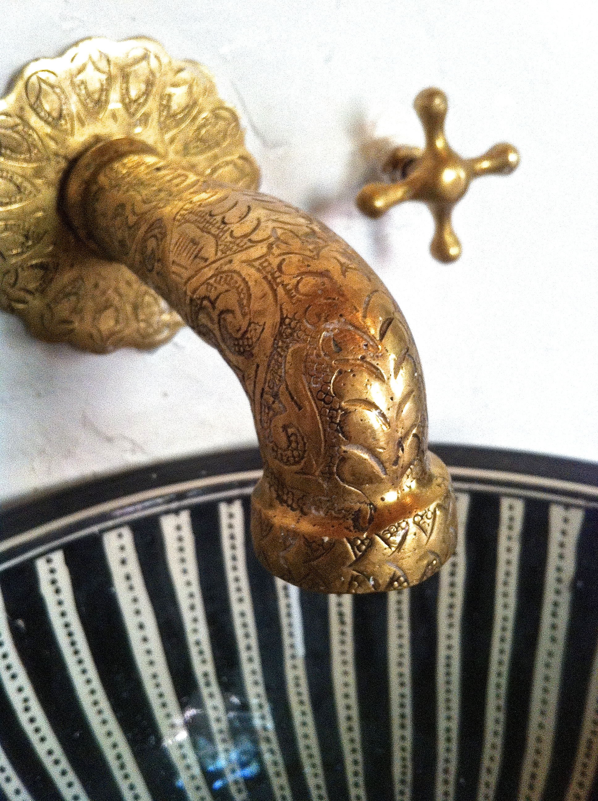 SOLID BRASS TAP