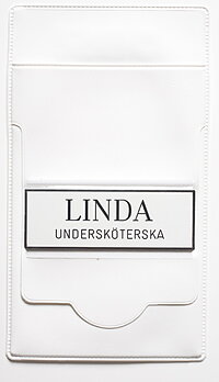 Namnskylt 303 vit/svart vit pennficka